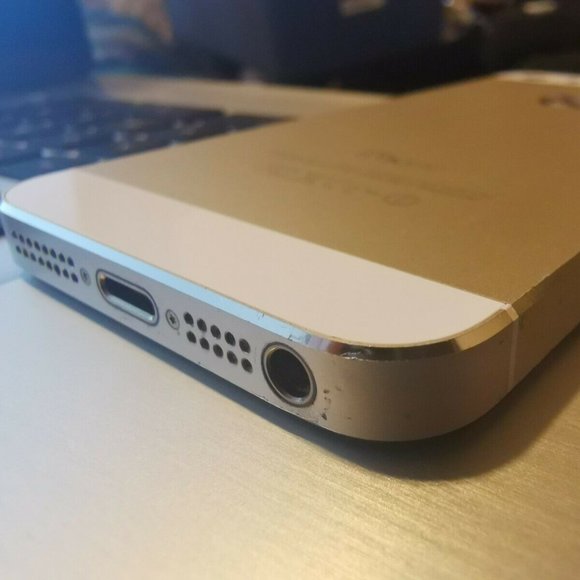 Apple iPhone 5s - 64GB - Gold (Unlocked) A1533 (GSM) (CA) - Picture 9 of 10